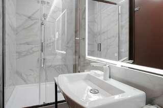 Отель Barin Residence Grand&Myasnitskaya Москва Трехместный номер Делюкс-6